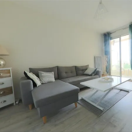Nice Design Apt In Residence With Swimming Pool